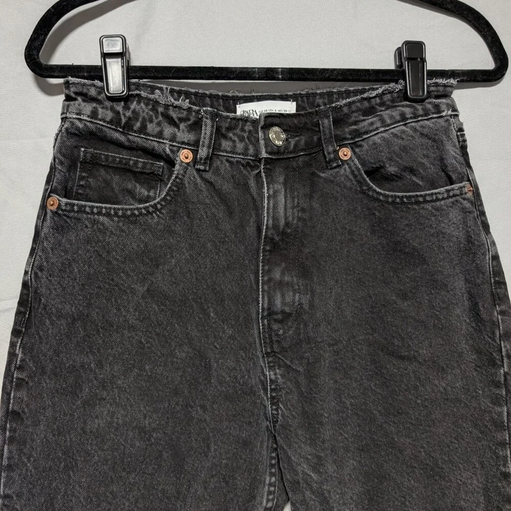 ZARA Women's VTG Style Black Acid Wash High Rise Mom Jeans Tapered Leg‎ Size 6